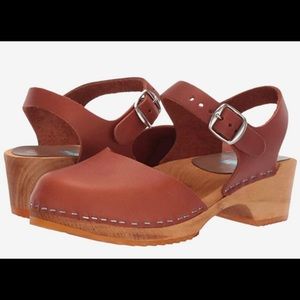 MIA 38 luggage leather Swedish Sofia Clog wood cognac tan brown low heel sandal